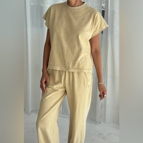 NWT Le Bon Shoppe Balloon Pant and Jeanne Tee Set in Butter - Picture 2 of 5